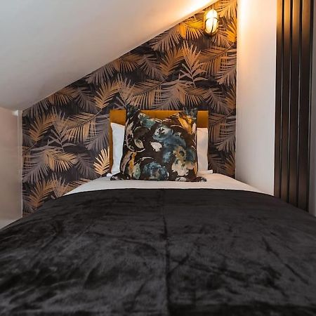 Апартаменты The West End Loft - 5* Retreat - Private Parking! Глазго Экстерьер фото